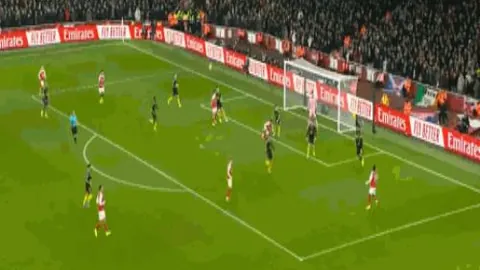 新加坡水上运动世锦赛首用铝罐回收奖牌，树立环保新标杆。